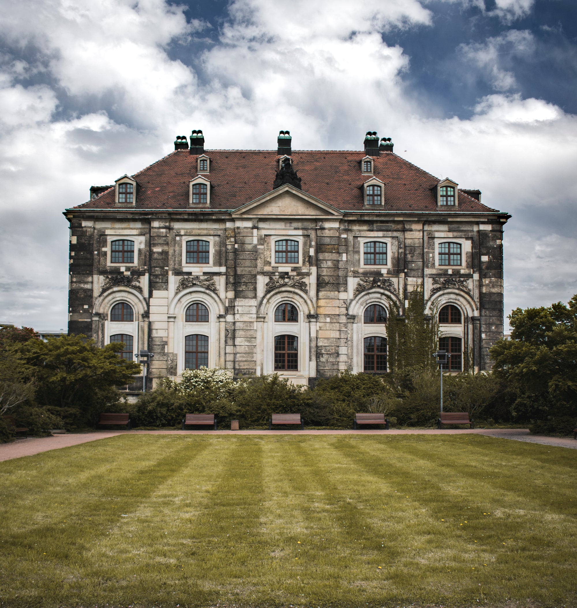 mansion-heritage-building-with-cloudy-sky